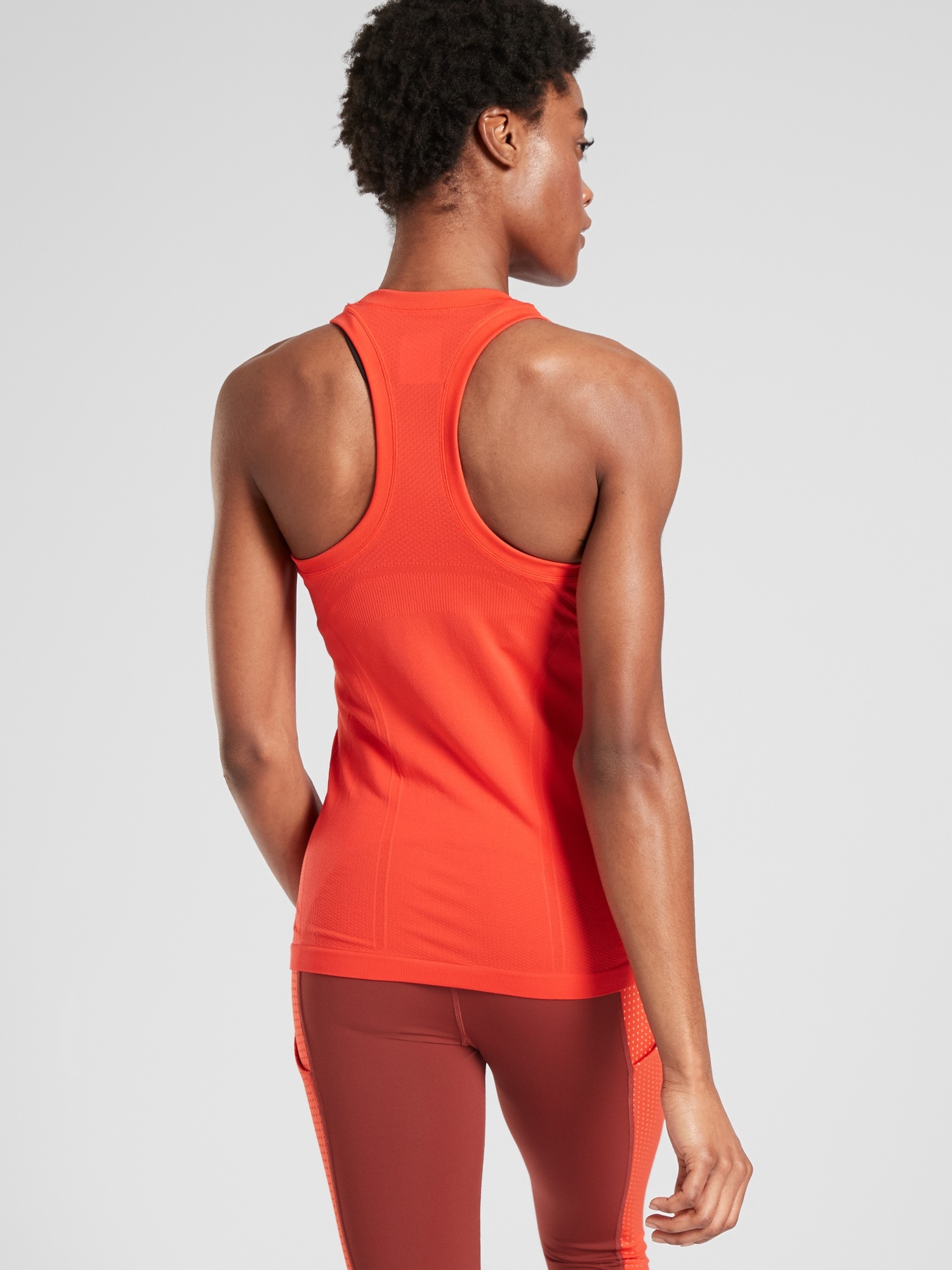 Momentum Seamless Tank