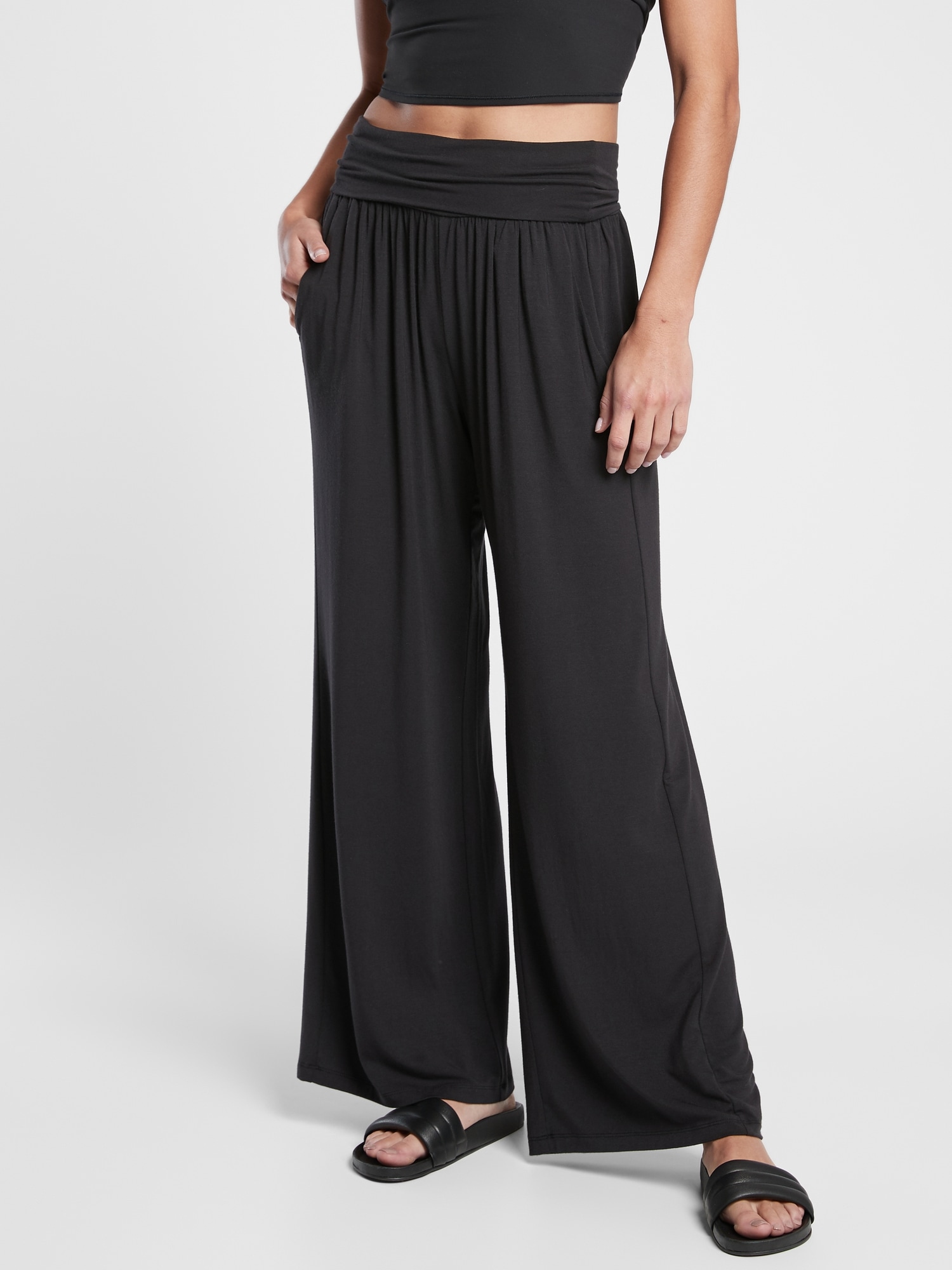 Studio Wide Leg Pant