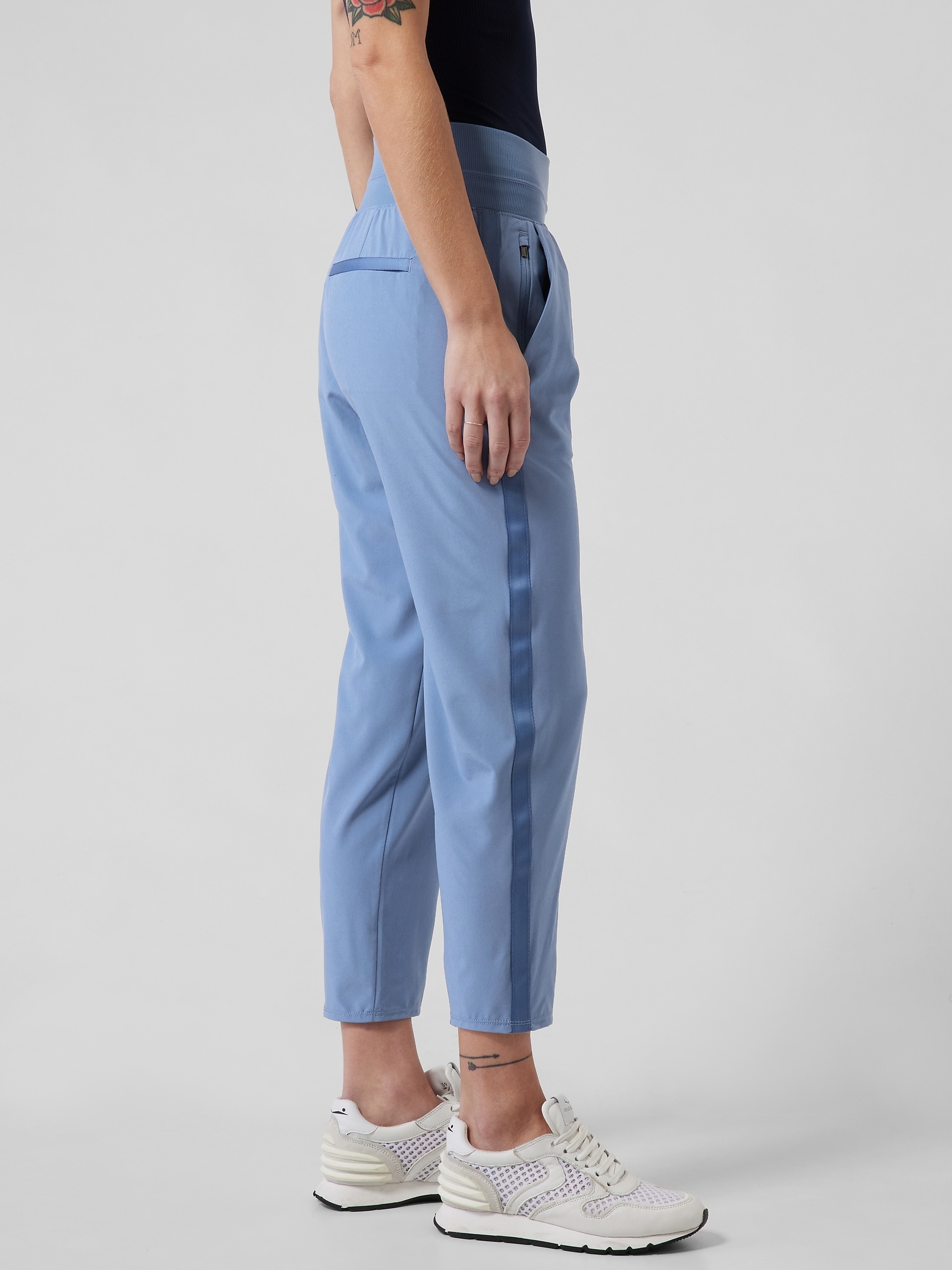 Nolita Slim Tapered Crop Pant