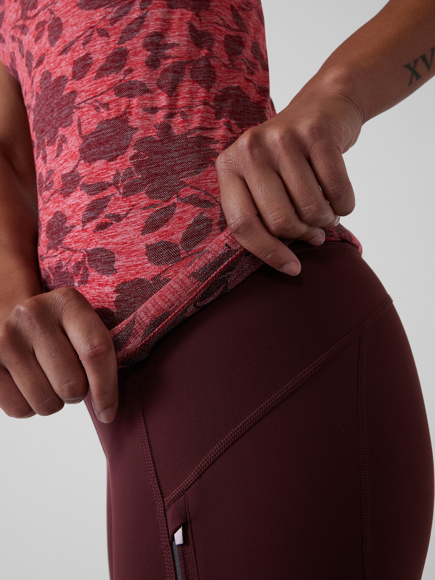 Momentum Seamless Tee