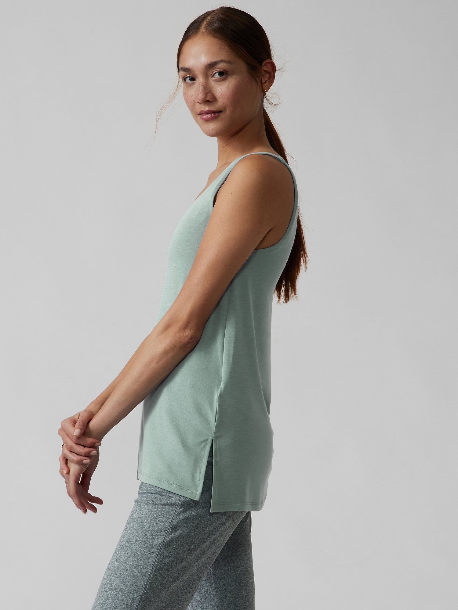 Essence Support Tank