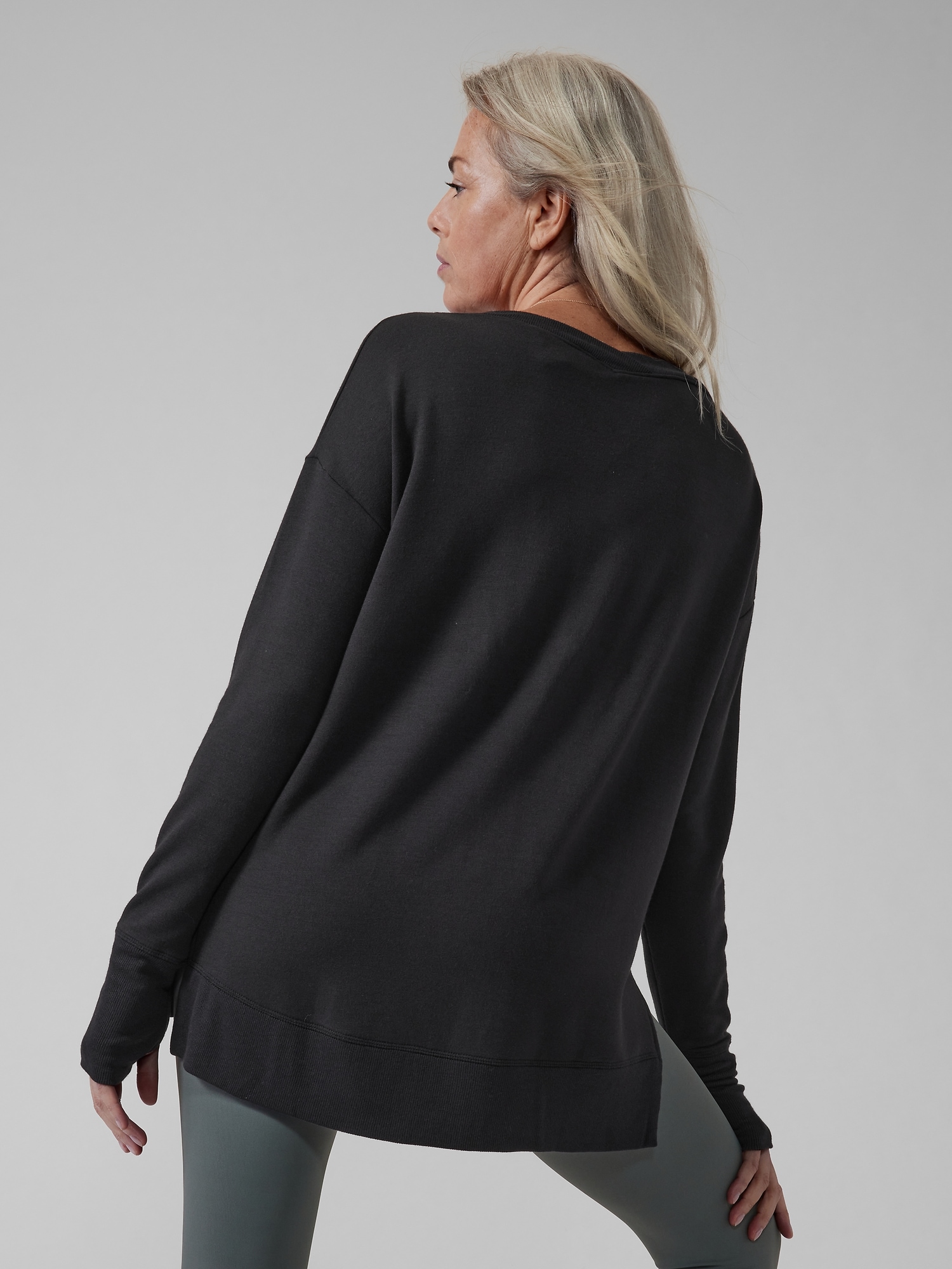 Coaster Luxe V Sweatshirt