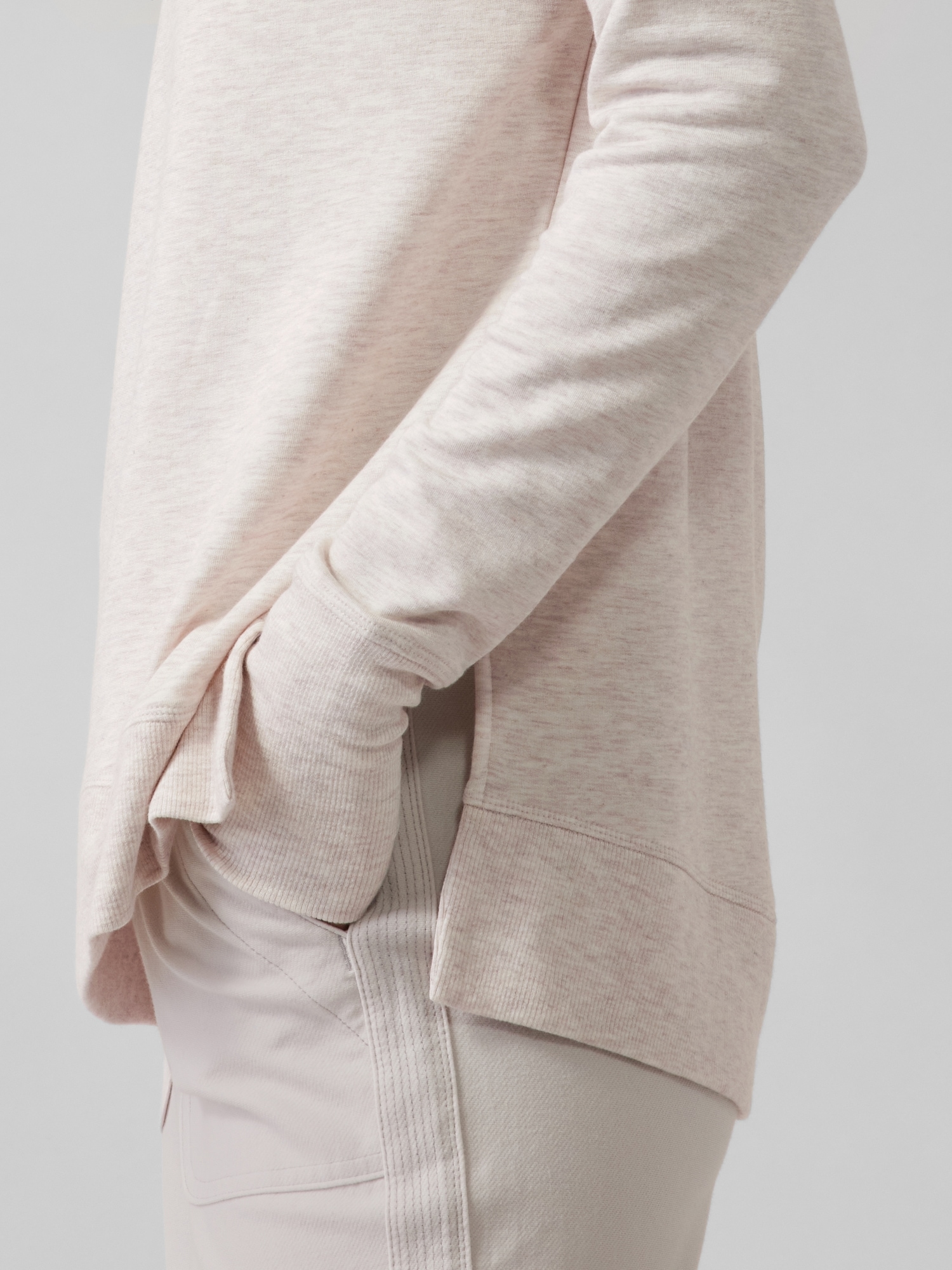 Coaster Luxe V Sweatshirt