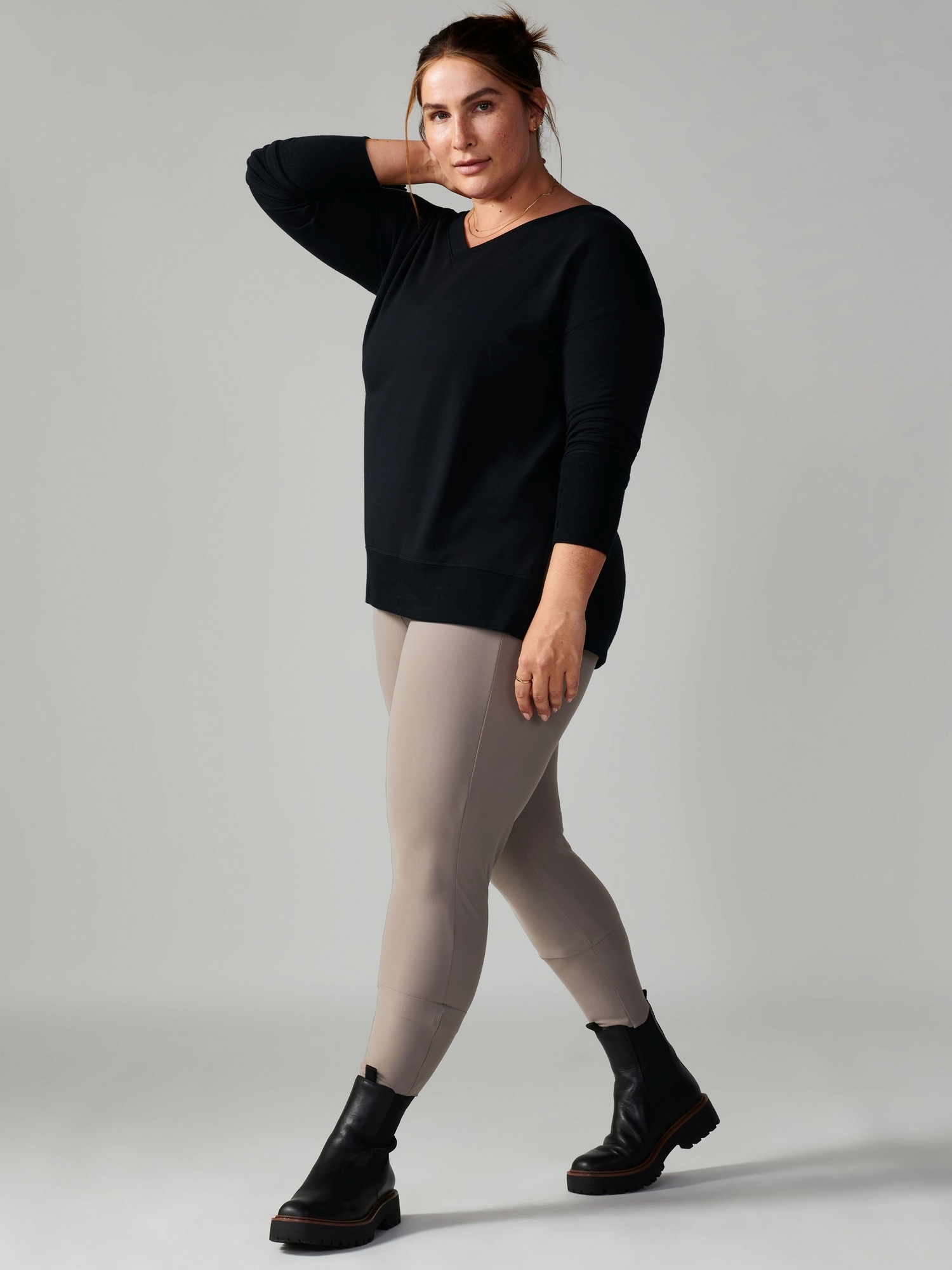 Coaster Luxe V Sweatshirt