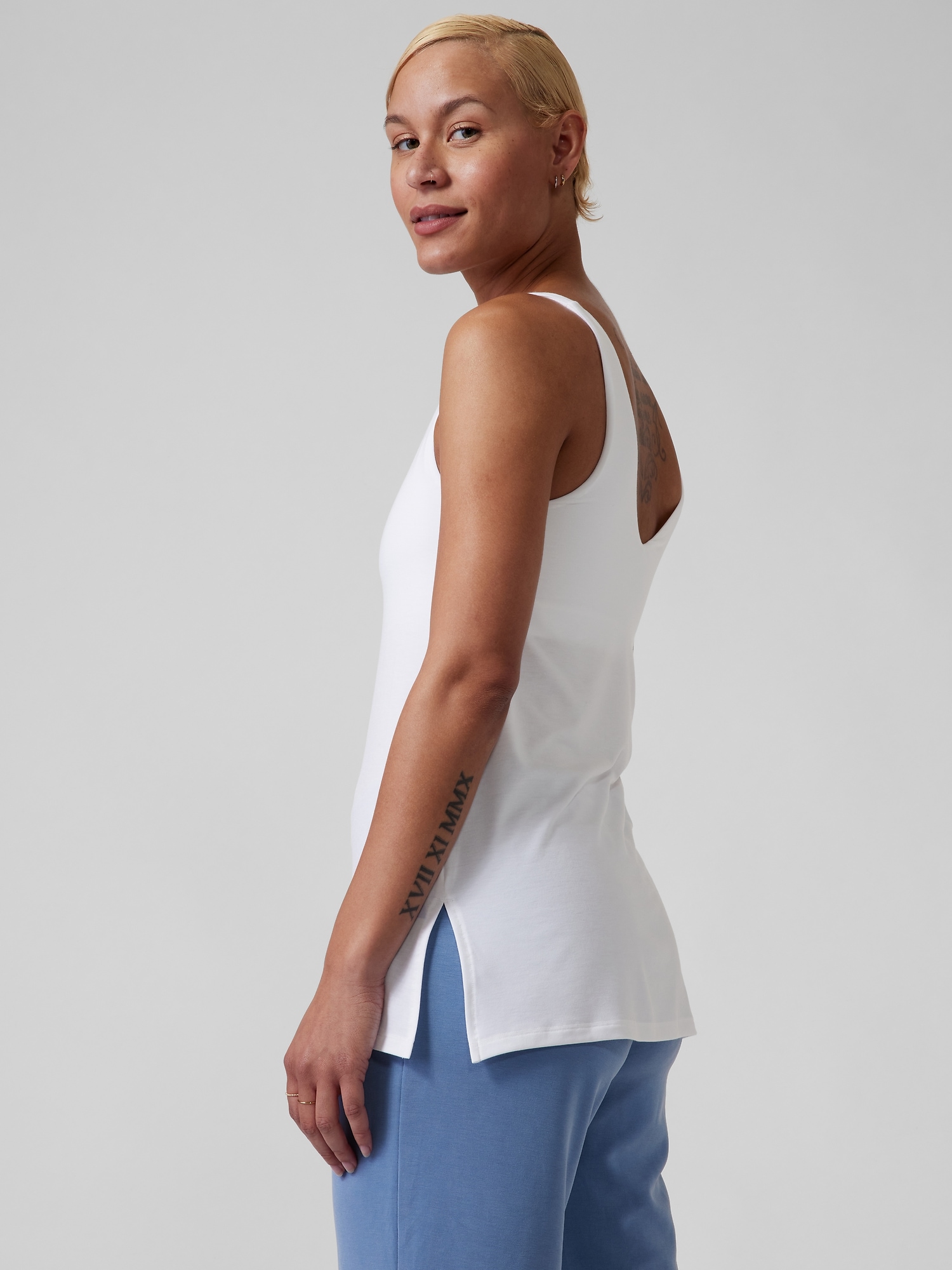 Essence Support Tank