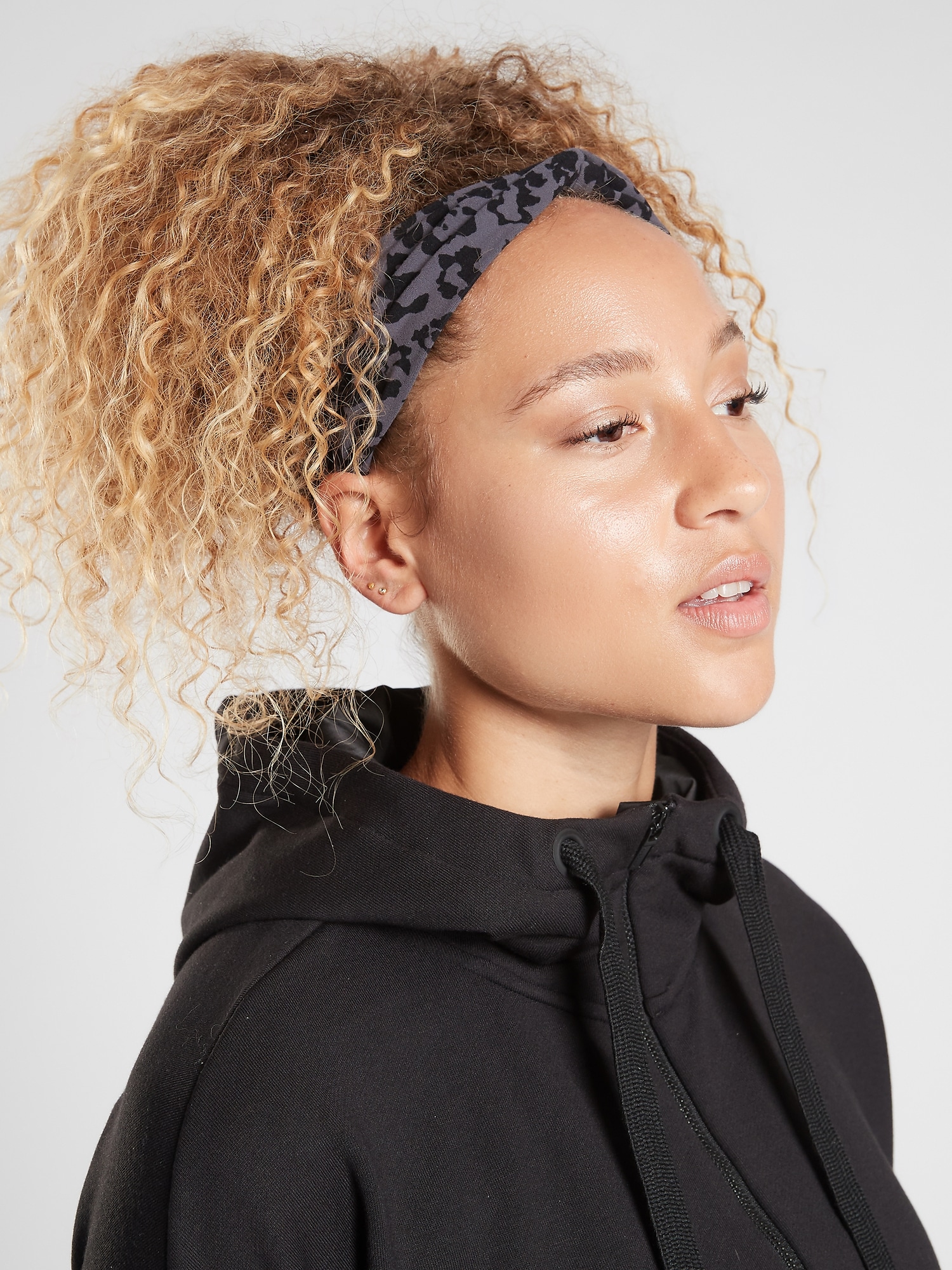 Knotted Headband in Powervita