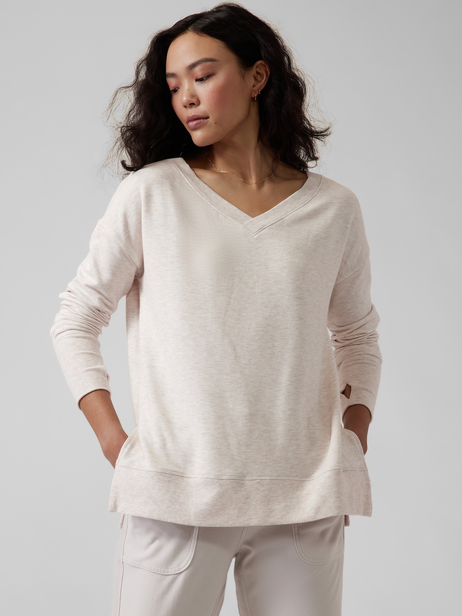 Coaster Luxe V Sweatshirt