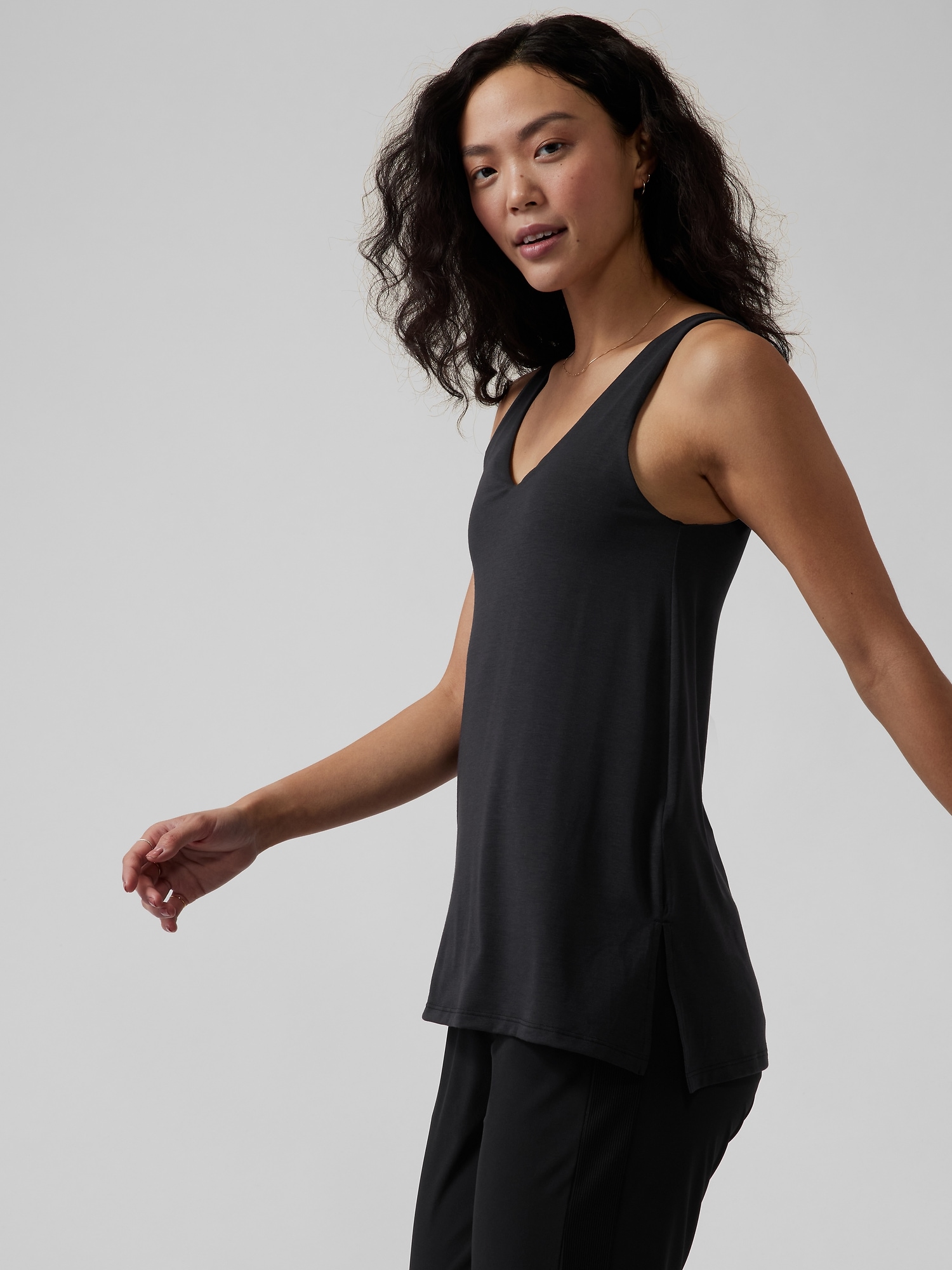 Essence Support Tank