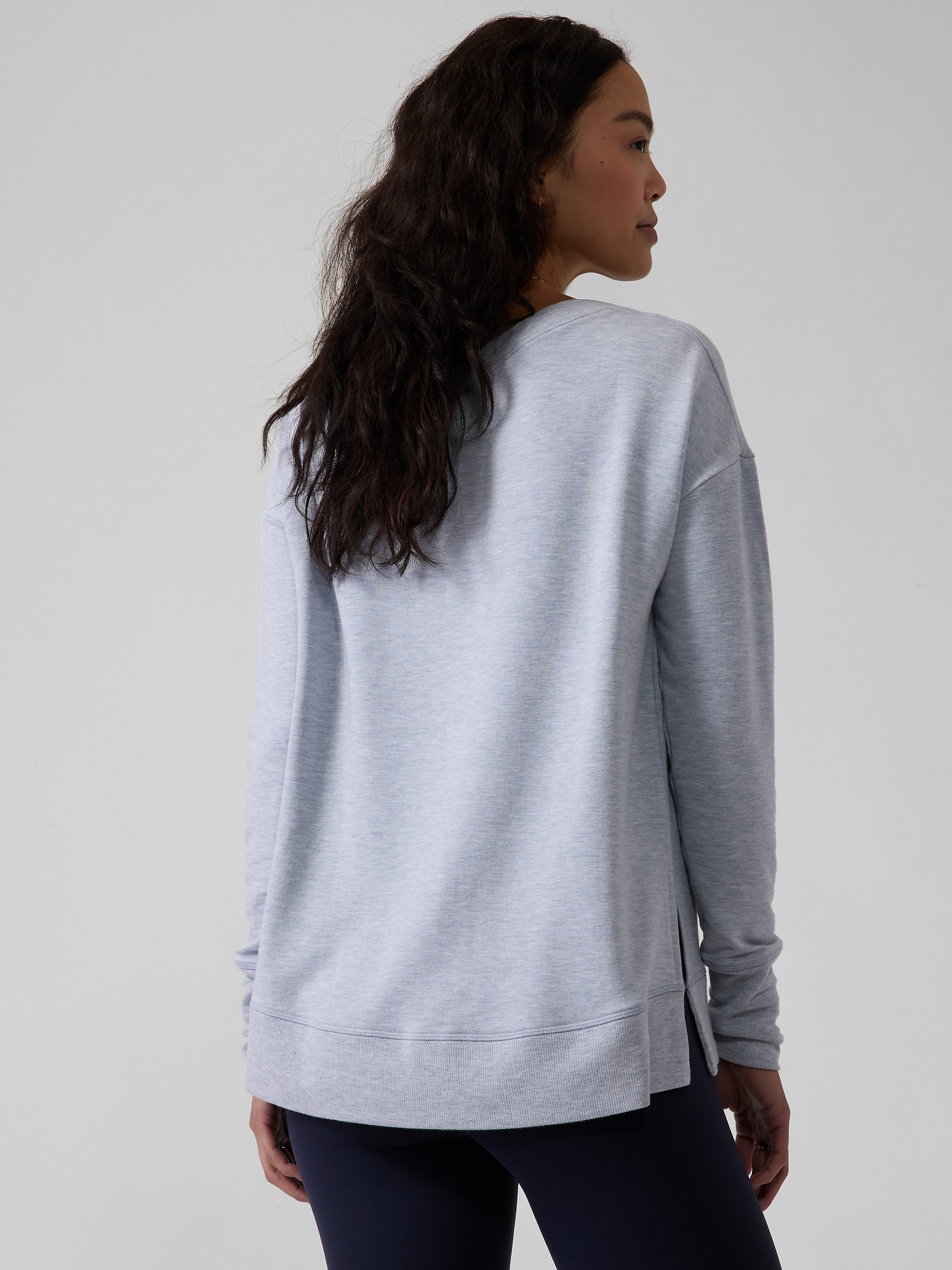 Coaster Luxe V Sweatshirt