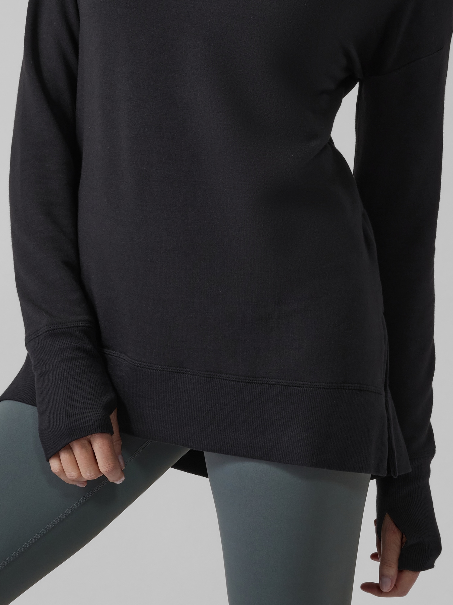 Coaster Luxe V Sweatshirt