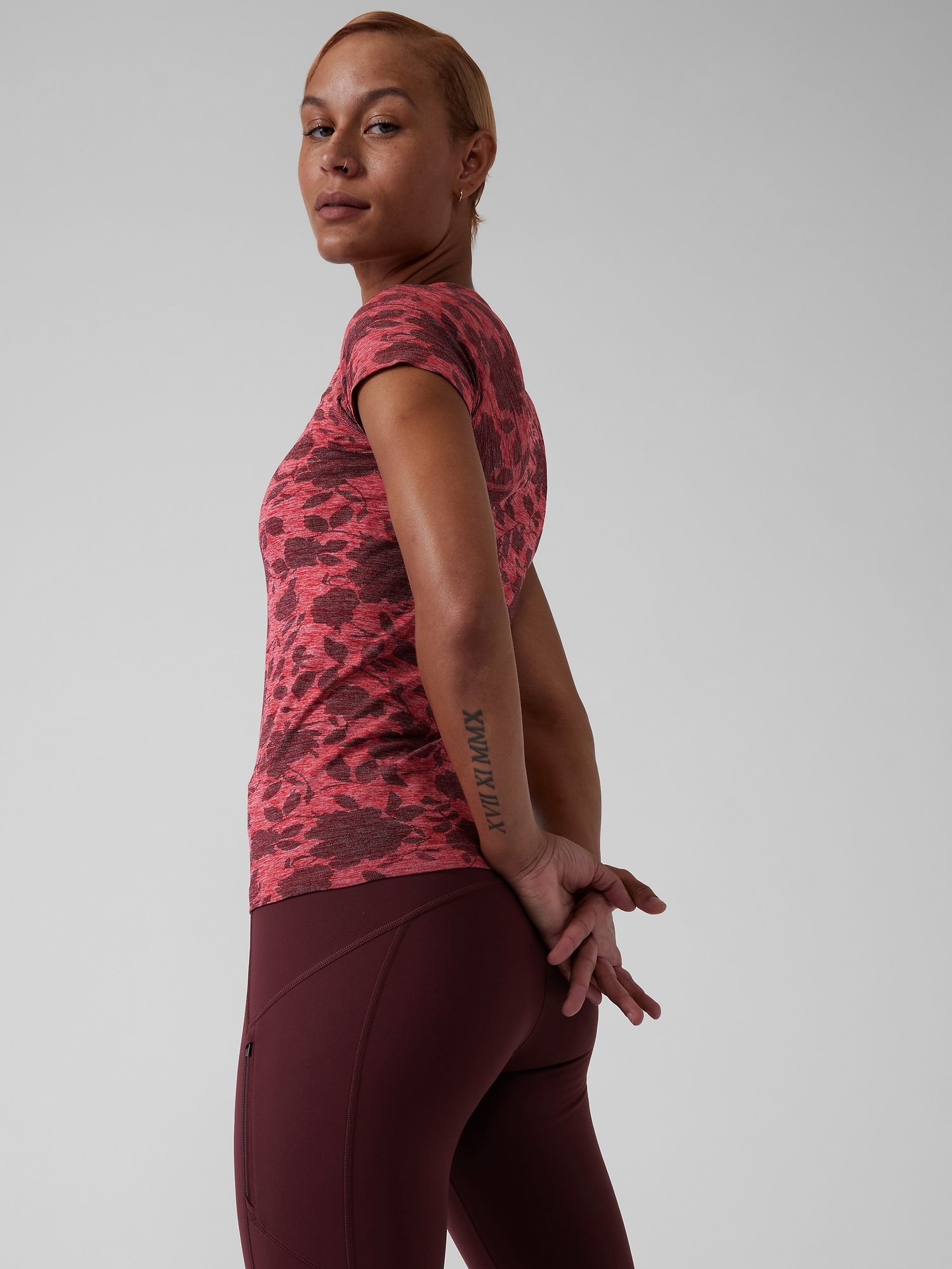 Momentum Seamless Tee