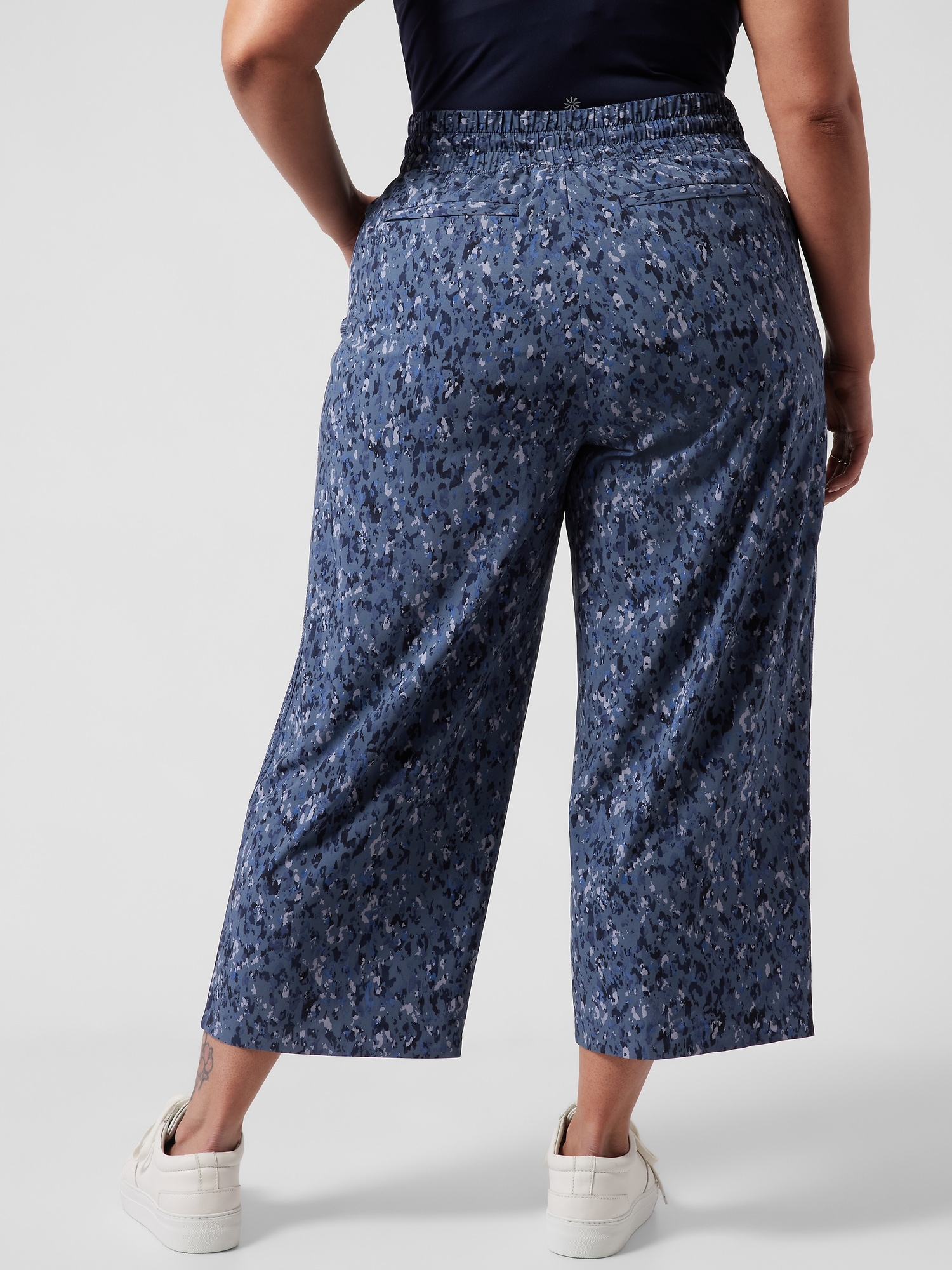 Avenue Wide Leg Crop Pant