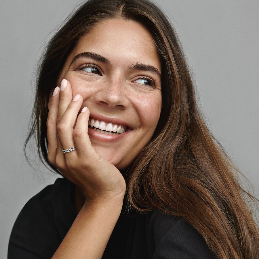 Band of Asymmetric Stars Ring