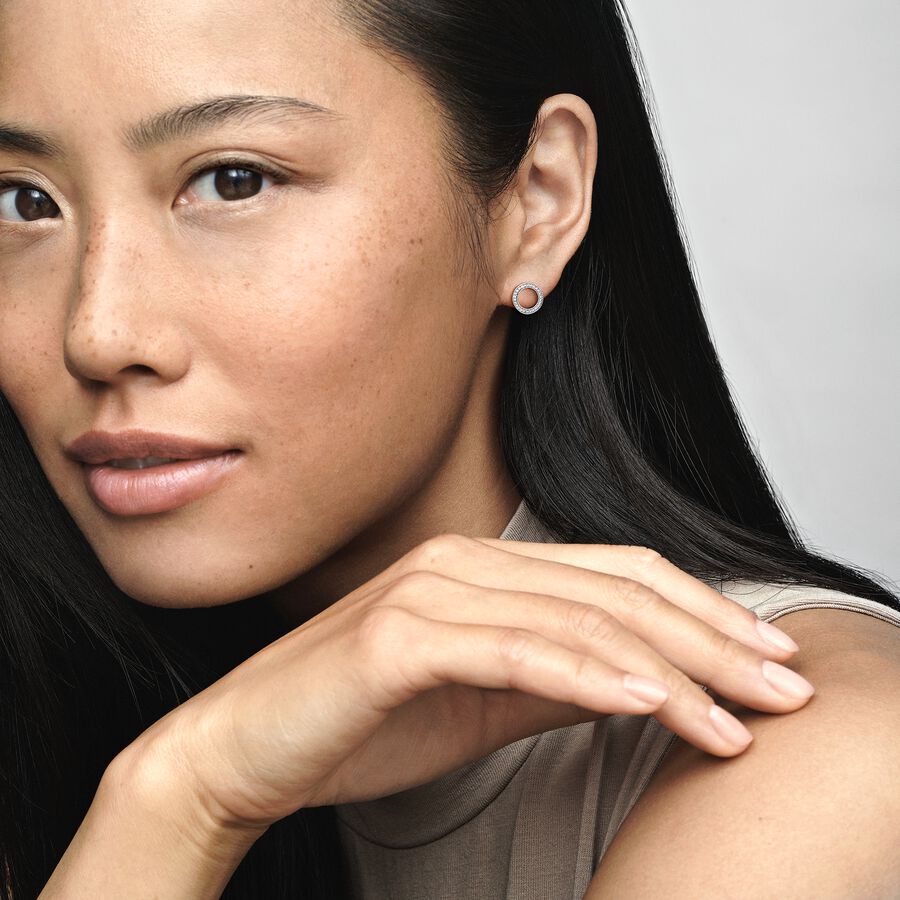 Sparkling Circle Stud Earrings