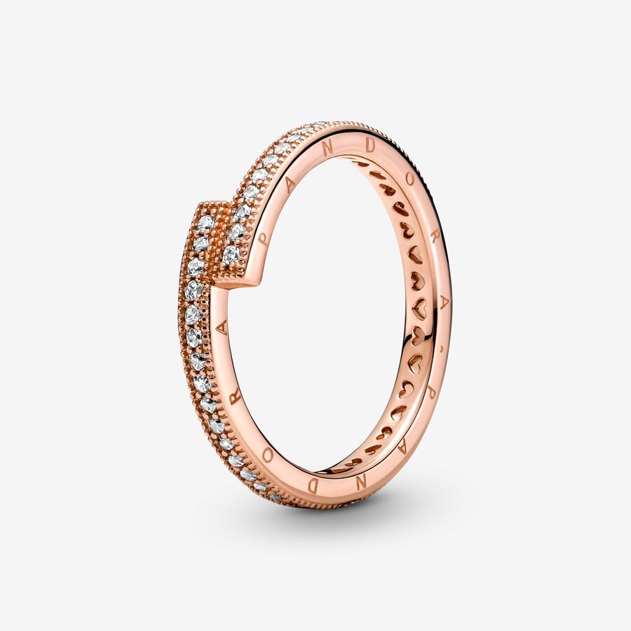Sparkling Overlapping Ring