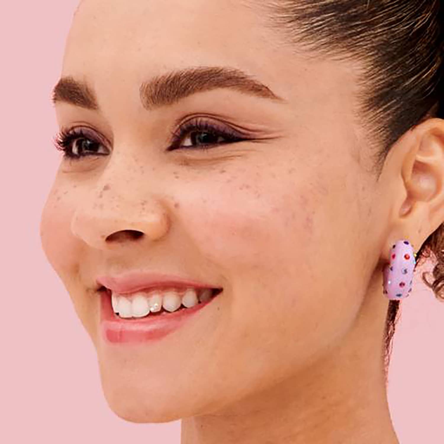 Gimme Brow+ Volumizing Pencil  - l&aacute;piz de cejas con fibras voluminizadoras