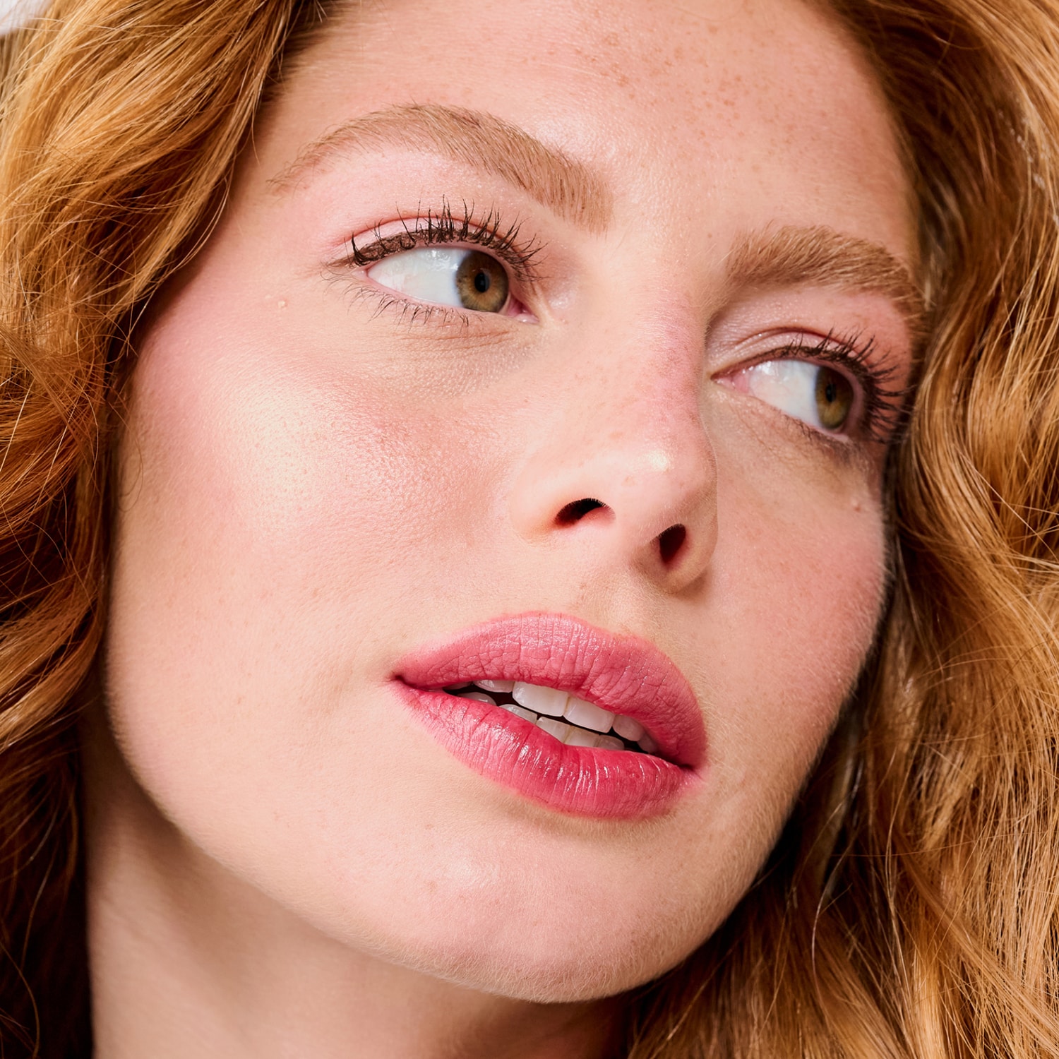 Tickle - Iluminador en polvo rosa dorado