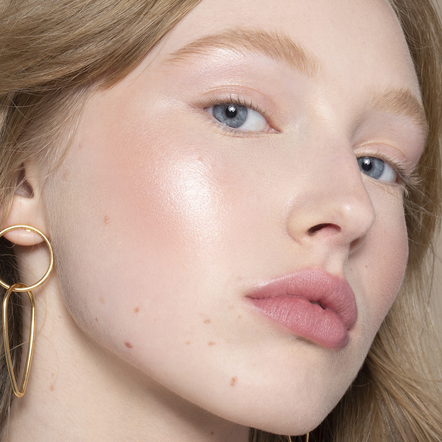 Liquid Light Serum Highlighter - Iluminador l&iacute;quido