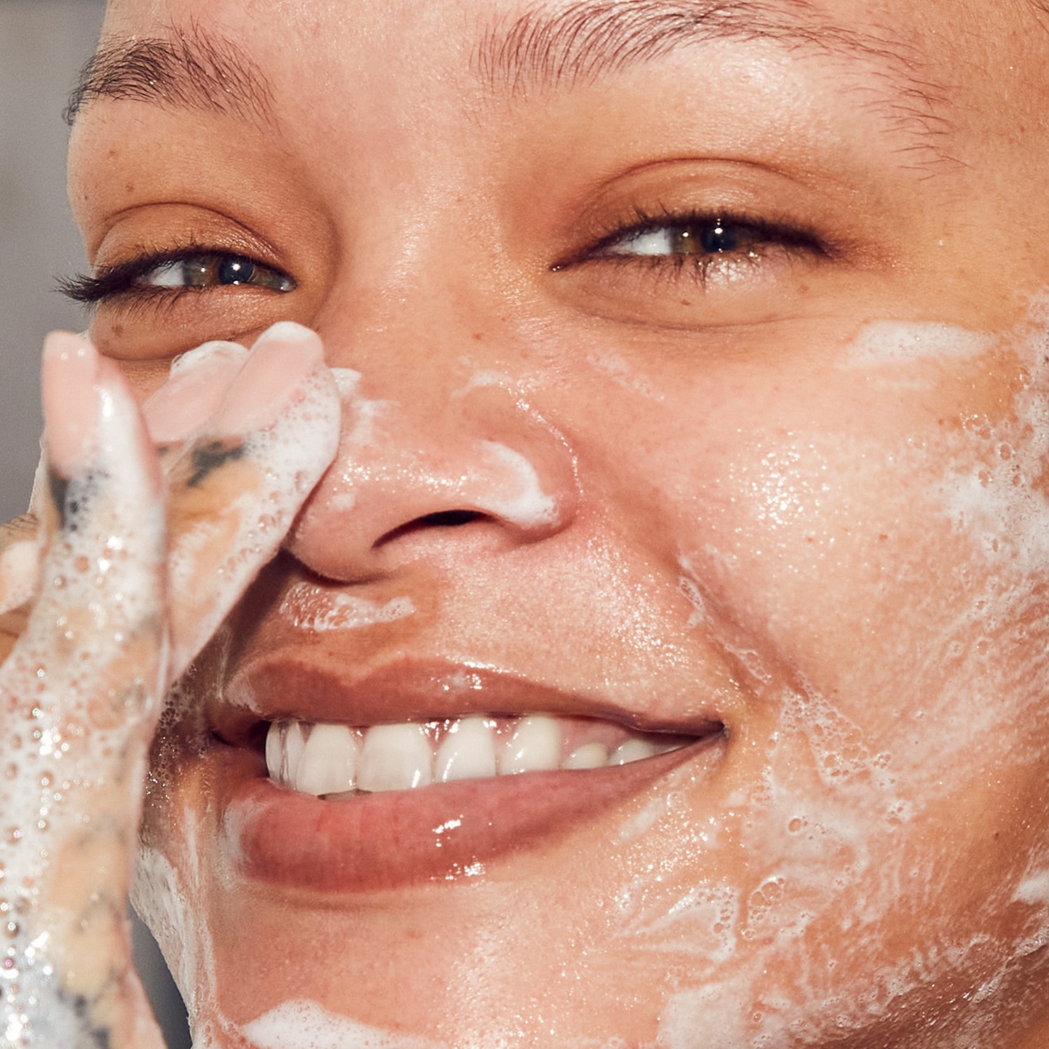 Total cleans'r - Limpiador facial y desmaquillador tama&ntilde;o viaje