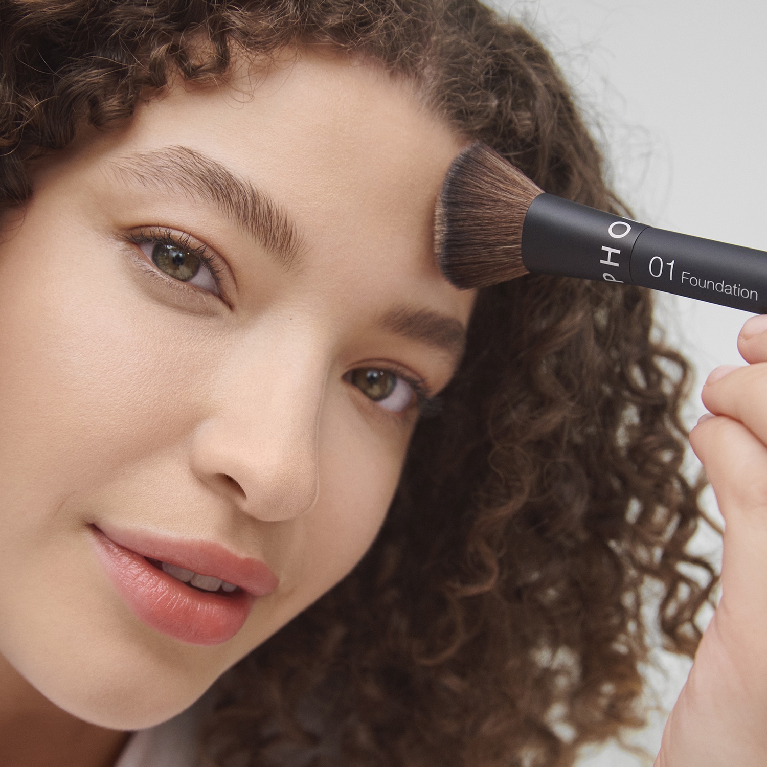 01 Brocha De Base De Maquillaje - Aplicaci&oacute;n intuitiva, acabado perfecto