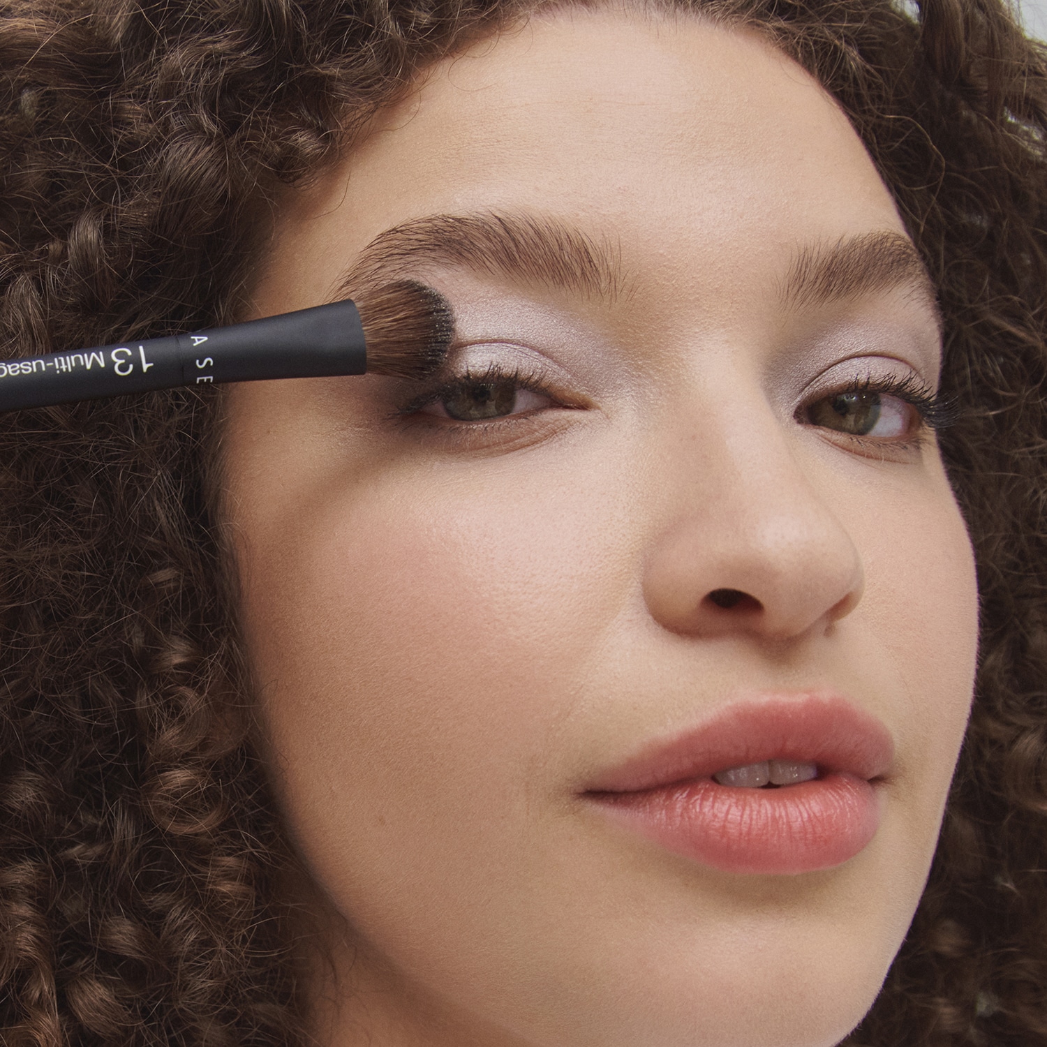 13 El Pincel Multiusos para Ojos - Aplicaci&oacute;n intuitiva, acabado perfecto