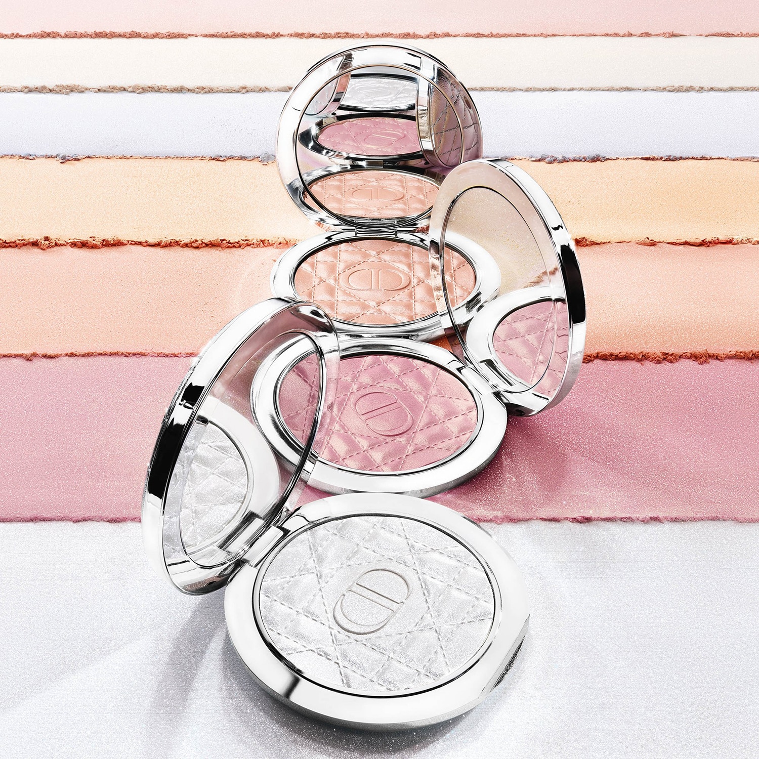 Dior Forever Glow Luminizer - Iluminador infusionado con &aacute;cido hialur&oacute;nico