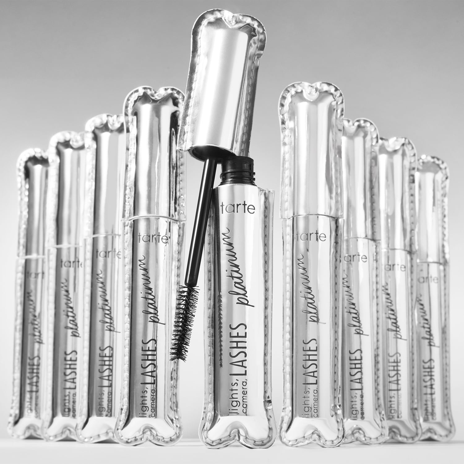 Lights, Camera, Lashes&trade; Platinum Mascara - M&aacute;scara