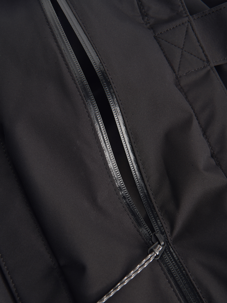 CLOUDBURST TOTE BAG 38L (050 BLACK)