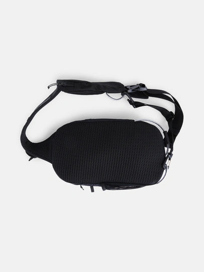 OUTDOOR SLING BAG 4.5L (050 BLACK)