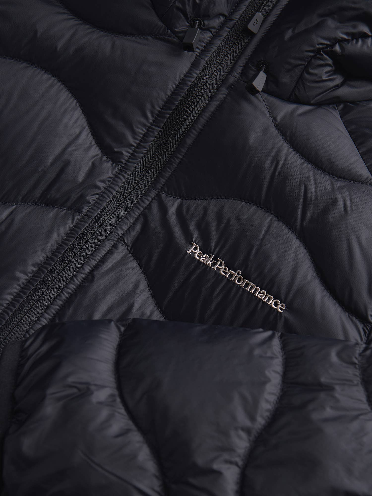 WOMAN'S HELIUM DOWN HOOD JACKET (050 BLACK)