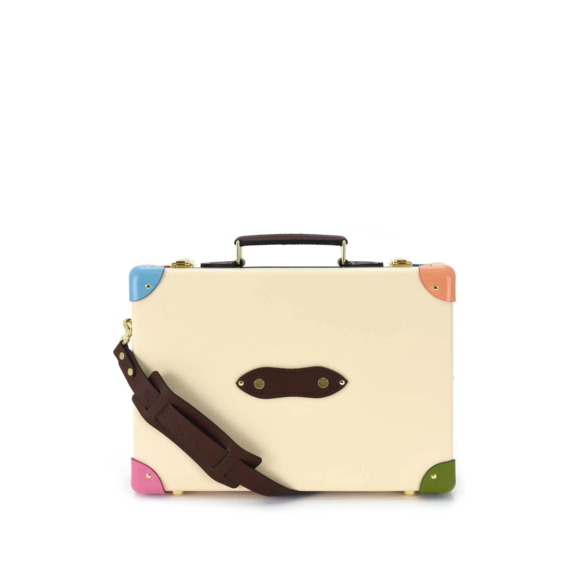 Small Attach&eacute;