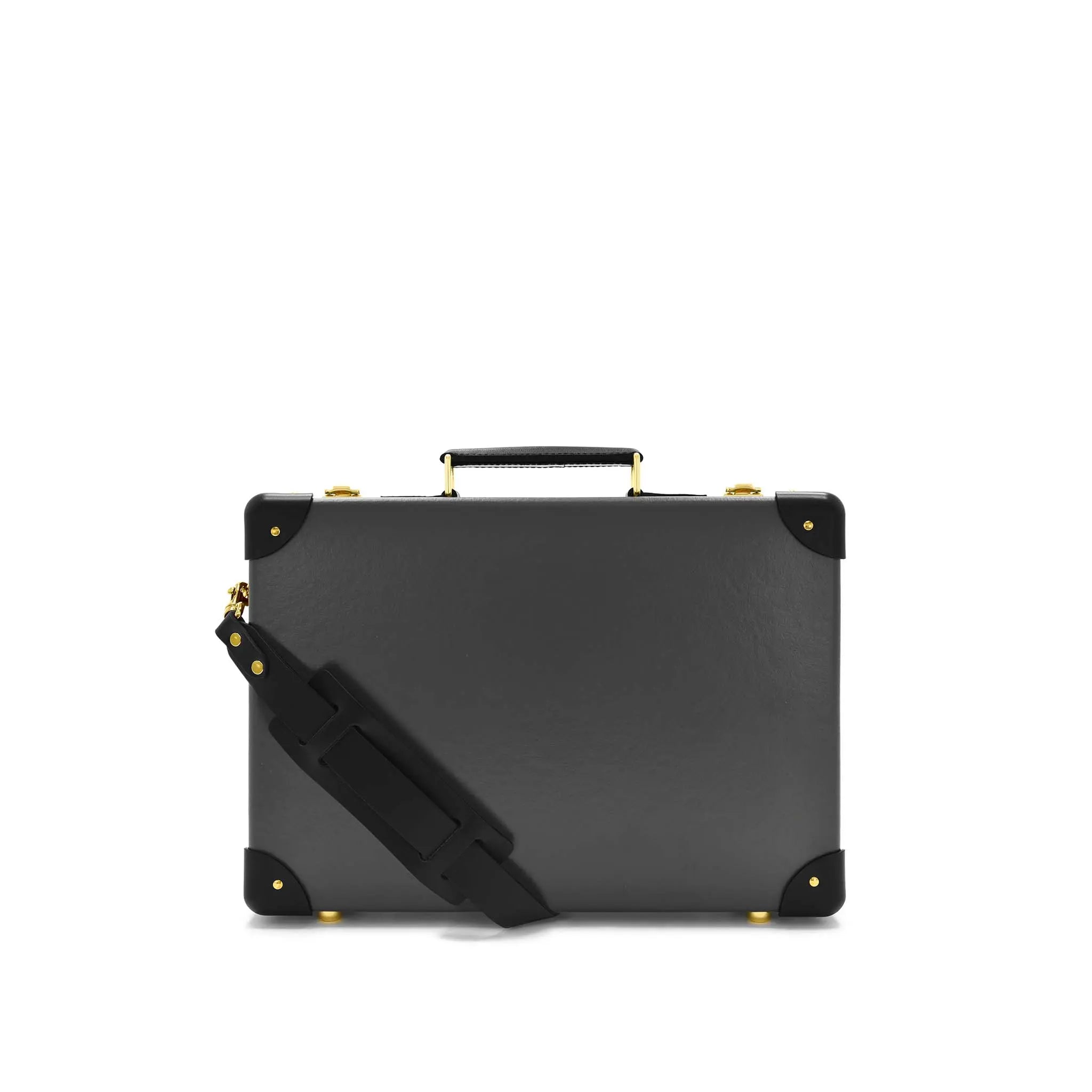 Small Attach&eacute;