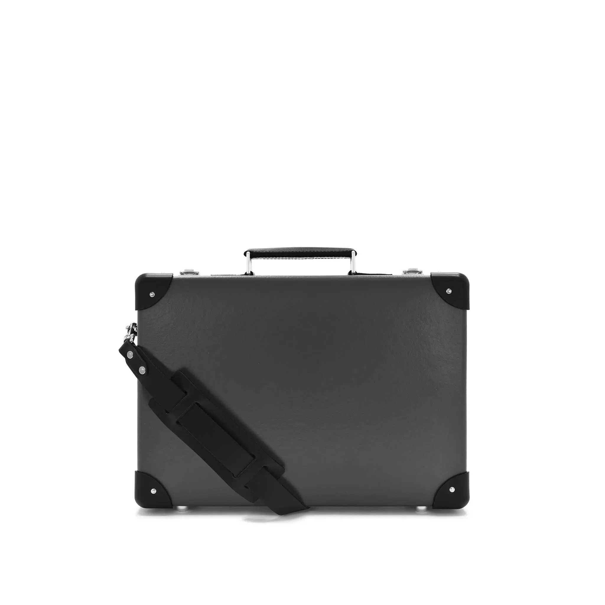 Small Attach&eacute;