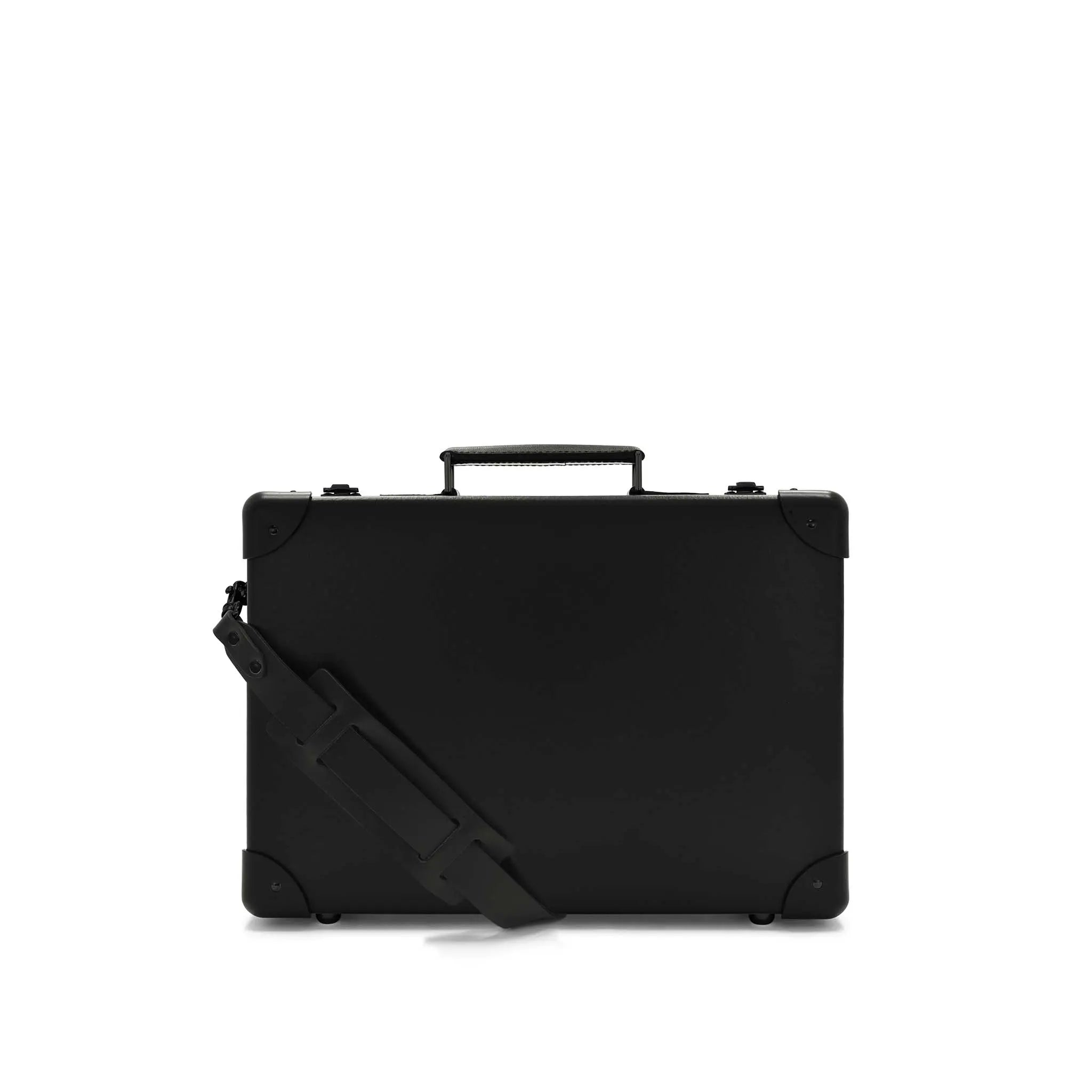 Small Attach&eacute;