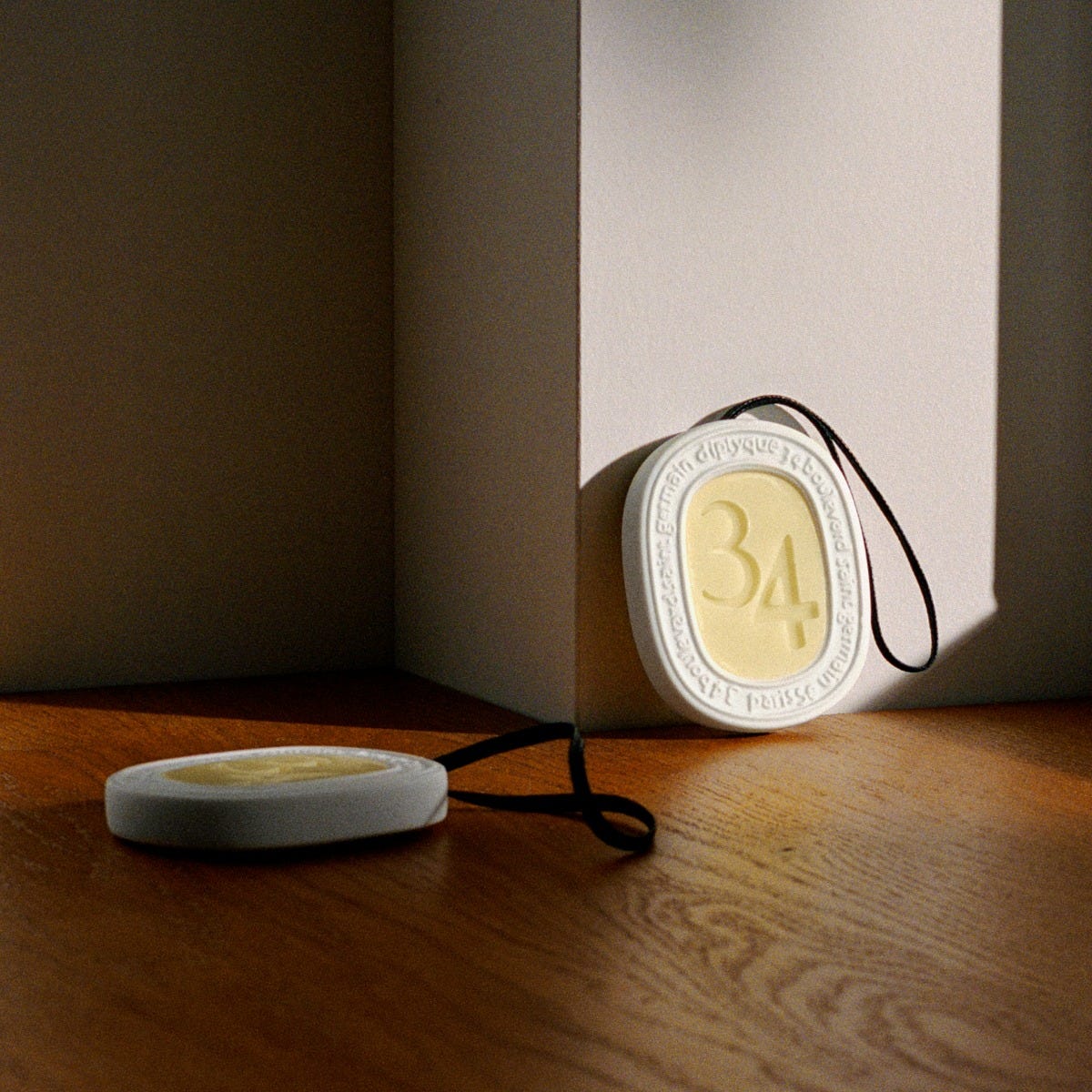 34 boulevard Saint Germain - Wax Oval