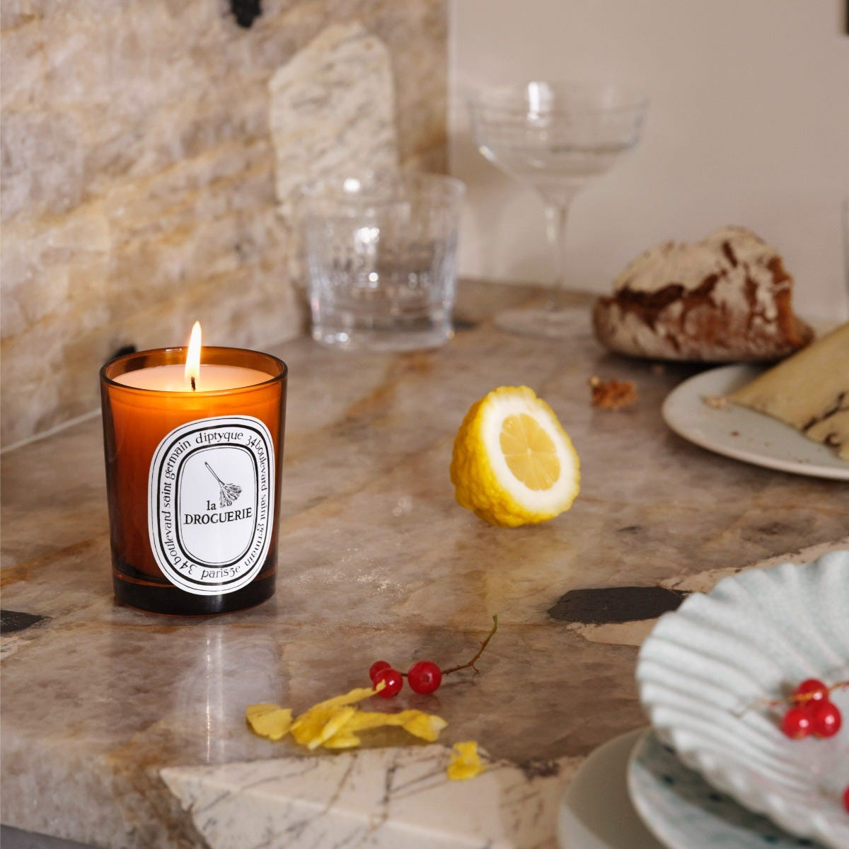 La Droguerie - Odor removing candle with basil