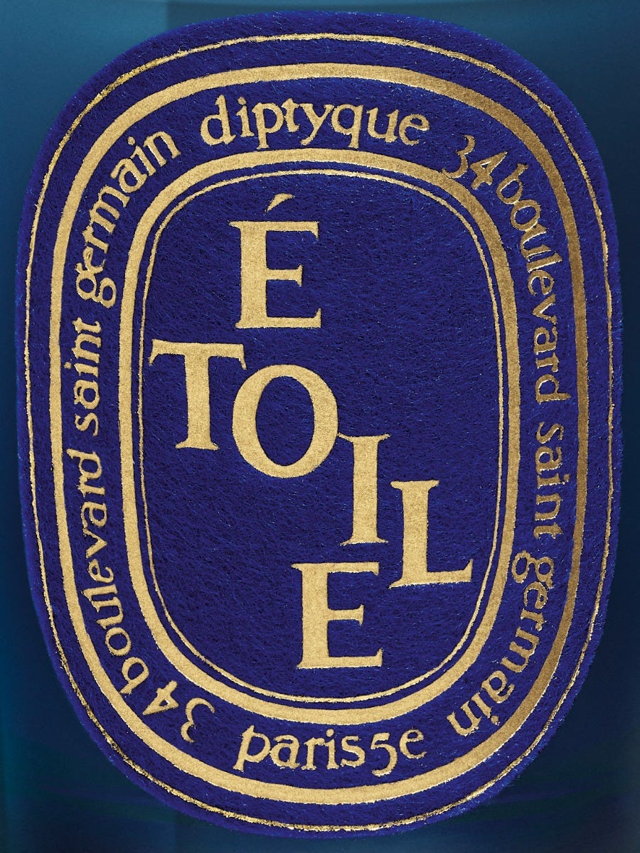 Étoile (Star) - Classic candle with golden lid