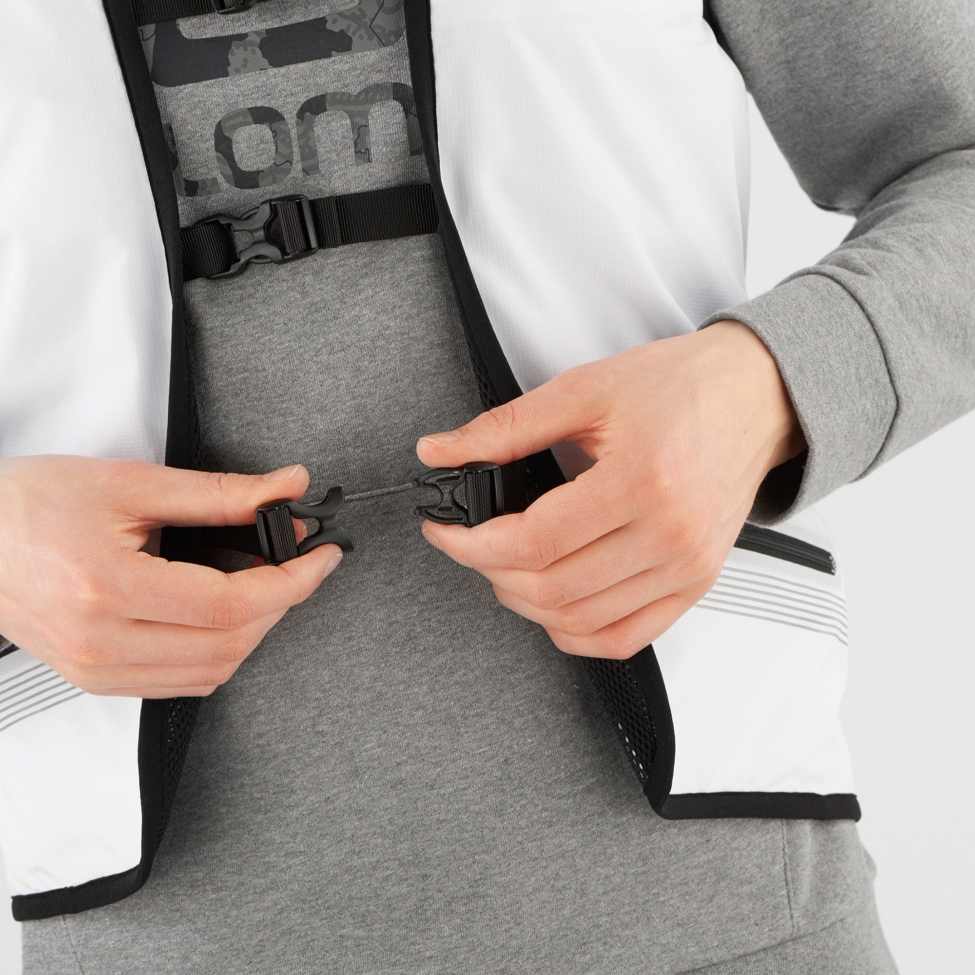 SALOMON OUTLIFE REVERSIBLE UTILITY U