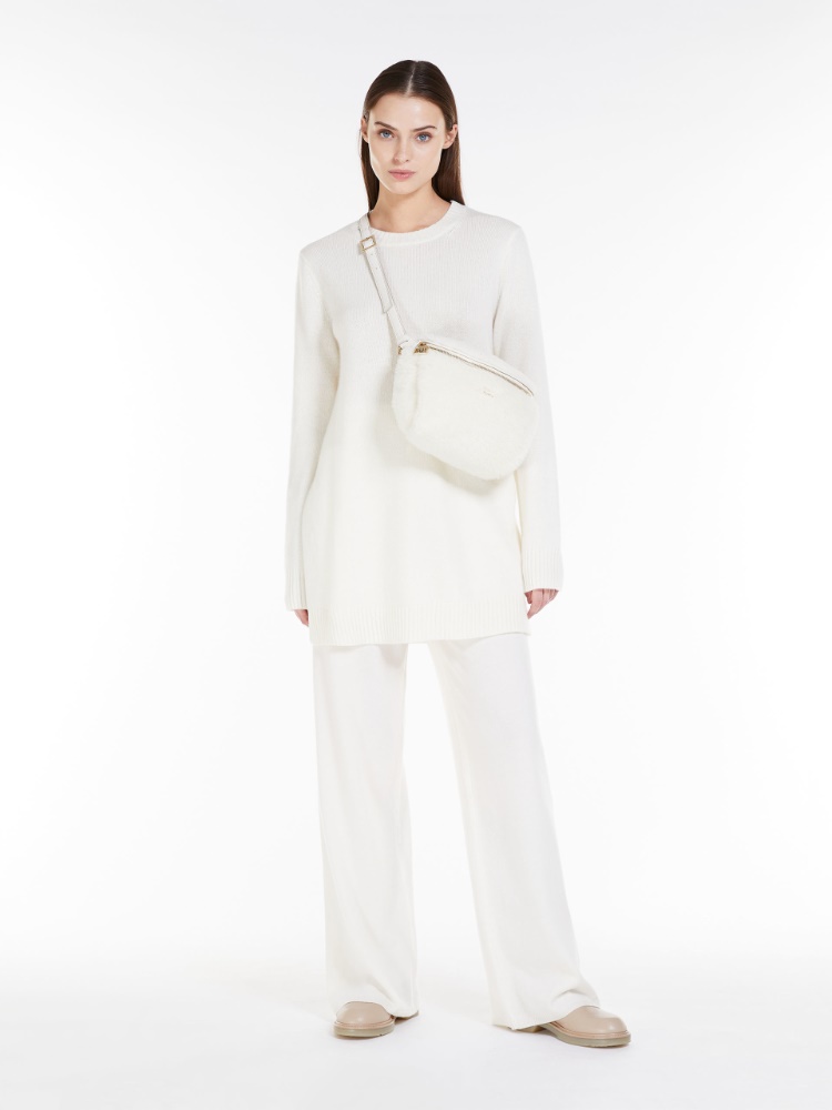 Long, cashmere pullover