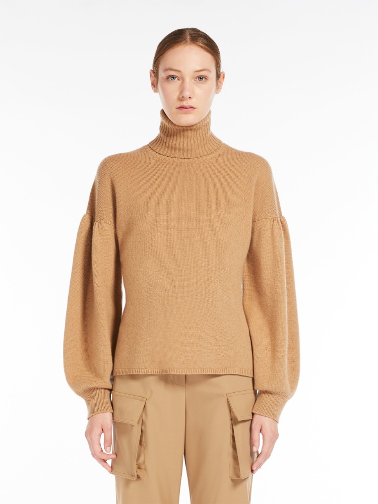 Wide-sleeved wool and cashmere jumper