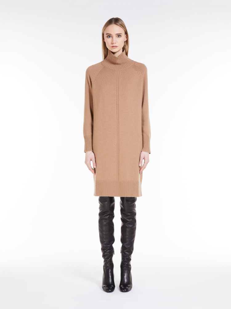 Wool and cashmere yarn dress