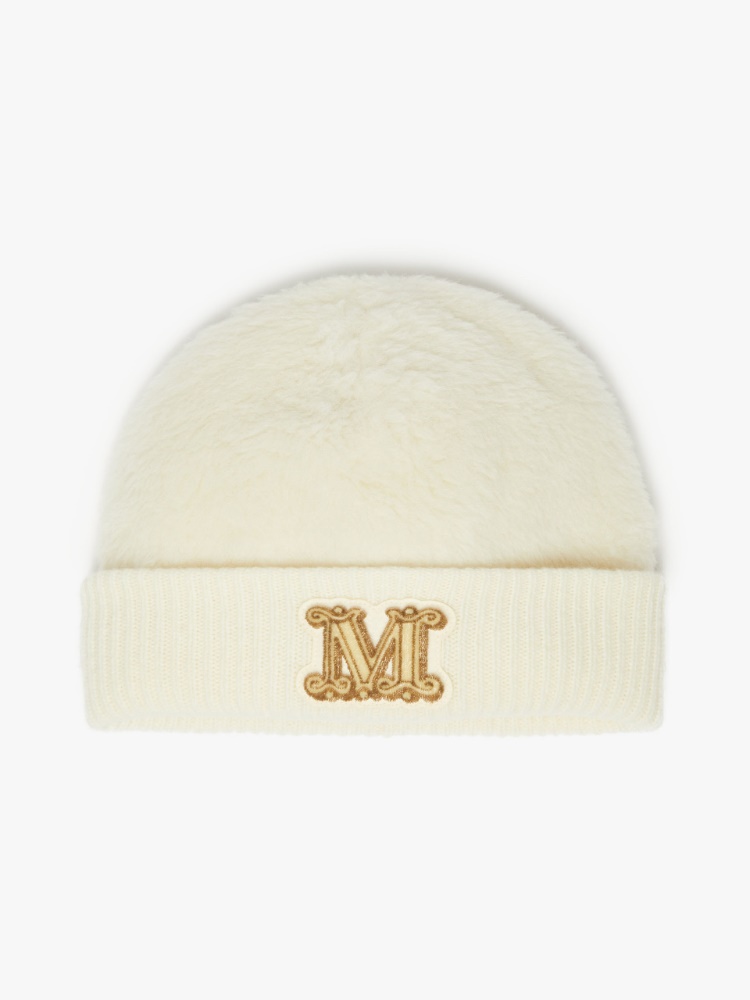 Teddy fabric cap with embroidery