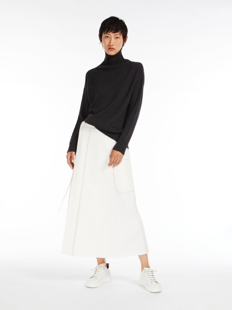 Soft wool knit jumper