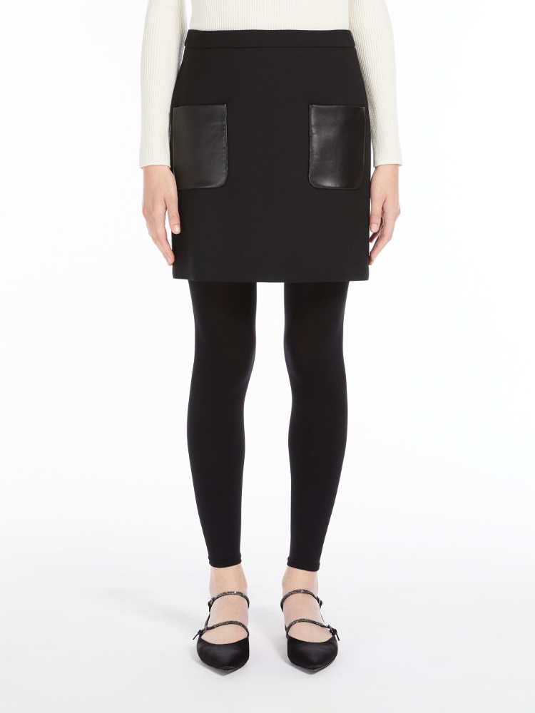 Short wool skirt