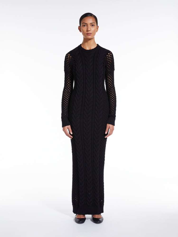 Knitted dress with openwork sleeves