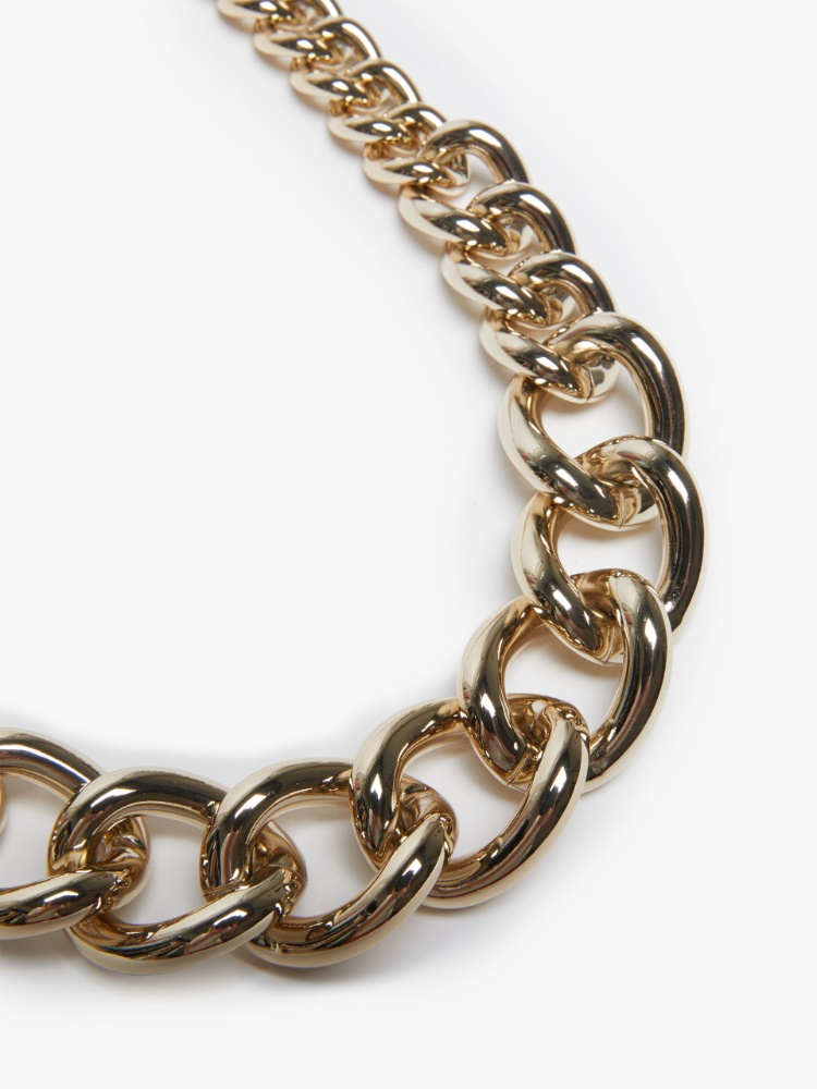 Metal chain necklace