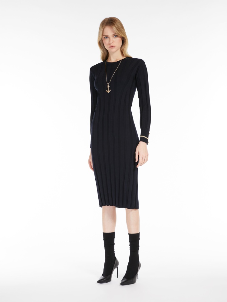 Long wool yarn dress