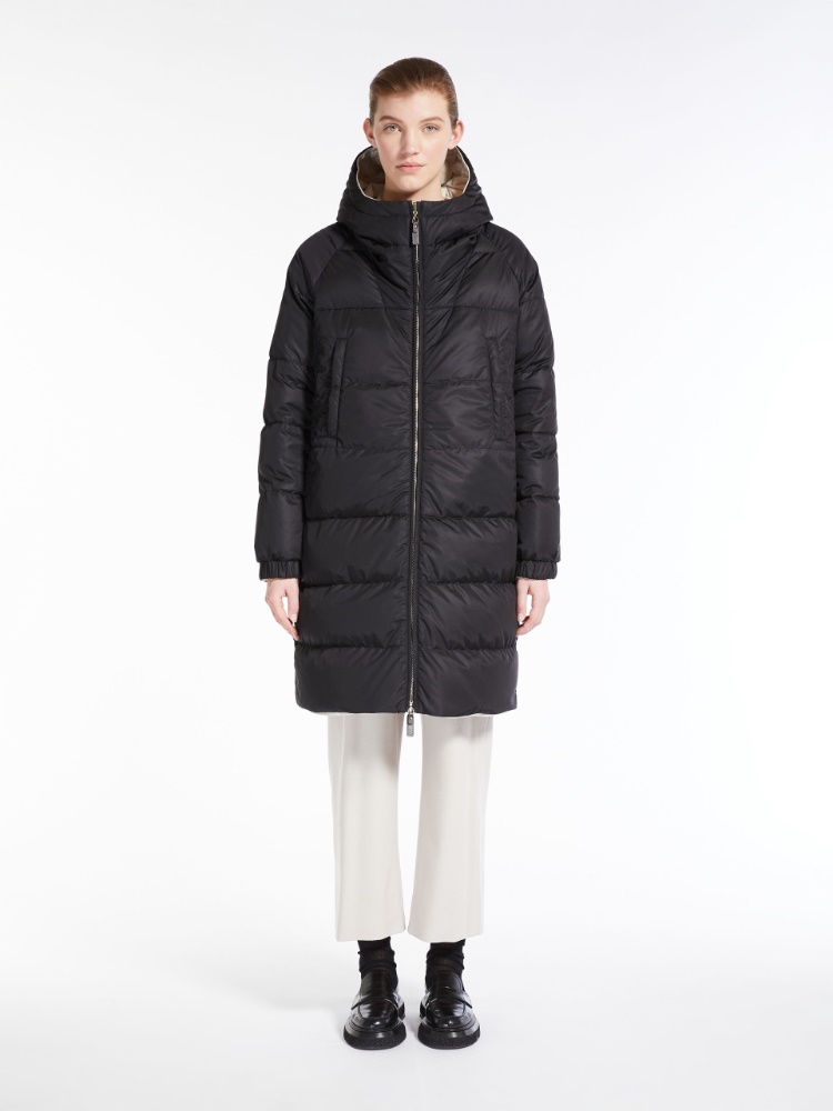 Reversible water-repellent nylon parka