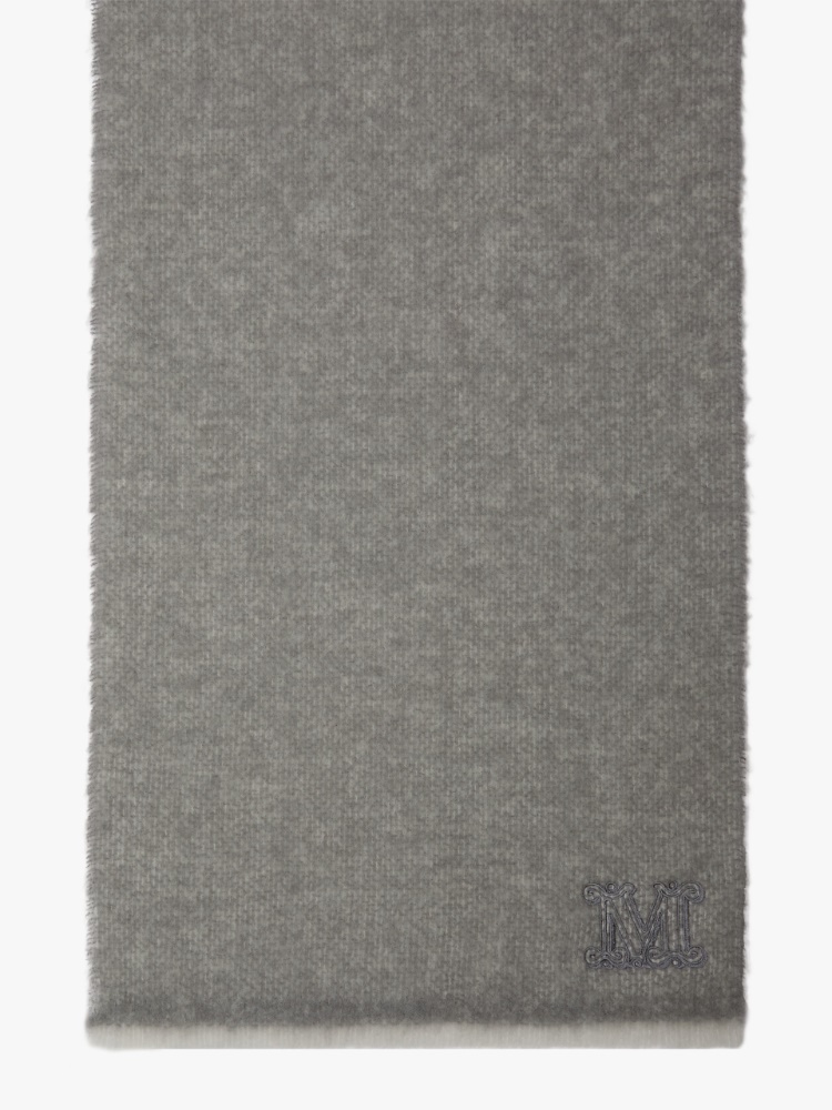 Stole in an alpaca blend with embroidery