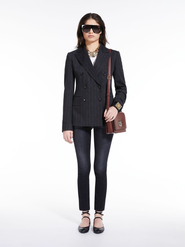 Metal chain necklace